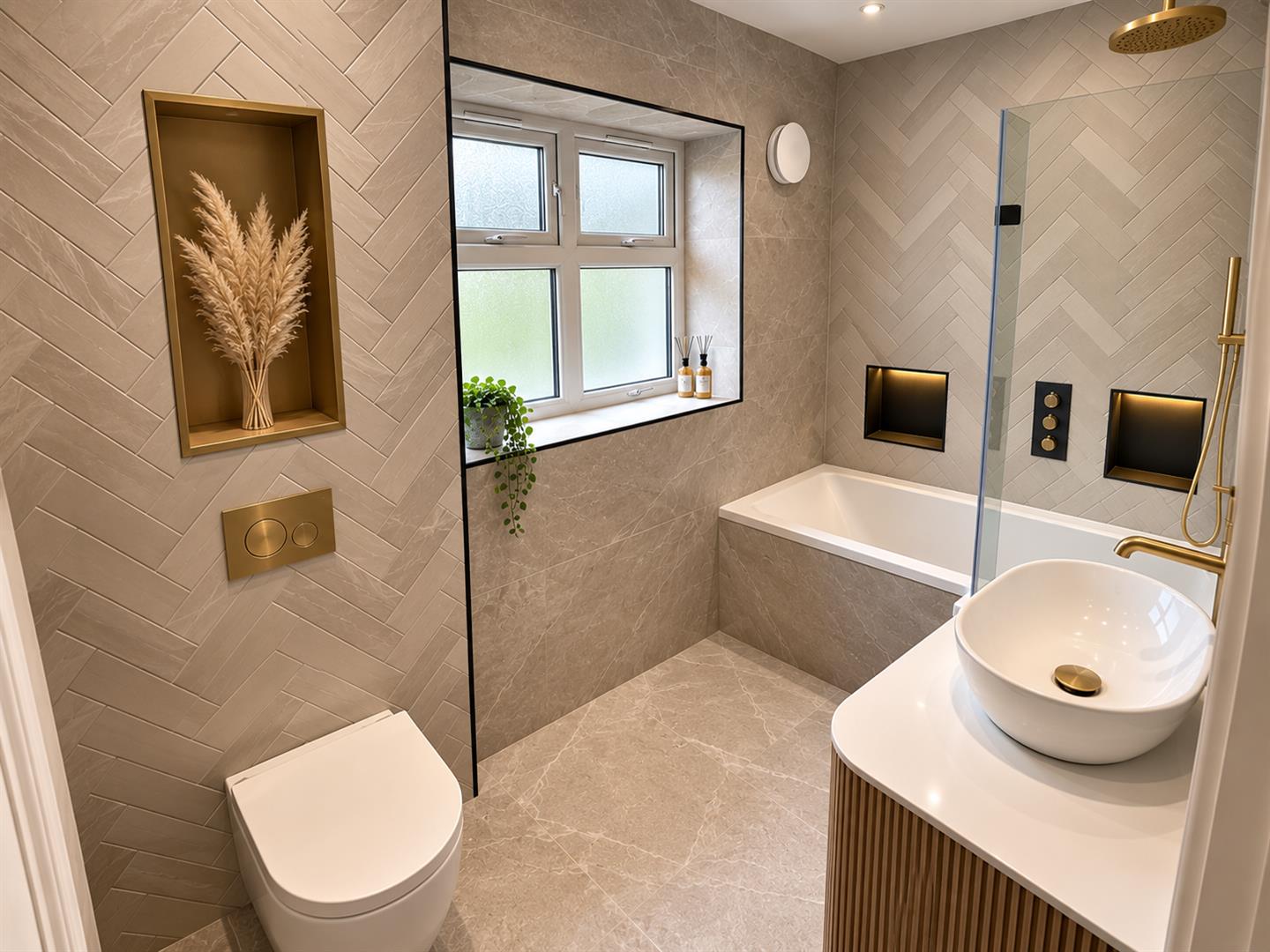 4 bed house - detached in Northwood Avenue, Ashton Under Lyne – photo 3